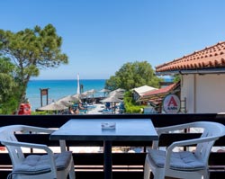 Oasis Beachfront Studios & Apartments