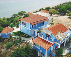 Blue House Studios & Apartments